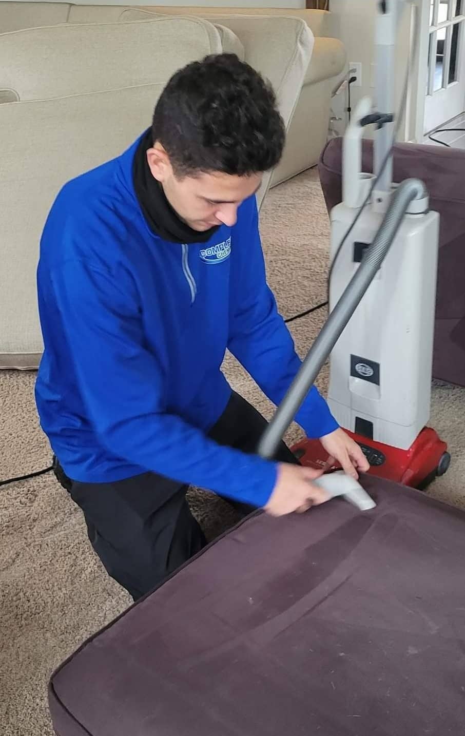 upholstery cleaning detroit mi